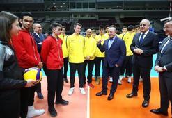 Bakan Çavuşoğlu'dan TVF Başkent Voleybol Kampüsü'ne ziyaret
