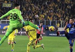 Kaleye gelen ilk top gol oluyor!