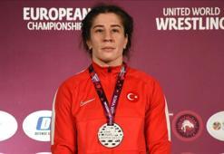 Milli güreşçi Yasemin Adar, Avrupa 2. oldu