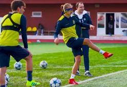 Fenerbahçe'nin genç yeteneklerinden Gözler Kapalı Gol Vuruşu Challenge!