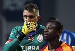 Muslera kaleye adeta duvar ördü