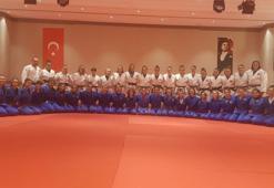 Ümit Kadın Judo Milli Takımı Antalya'da hazırlık kampında