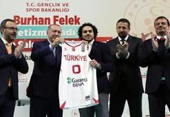 Cumhurbaşkanı Erdoğan'dan Larkin'e milli forma