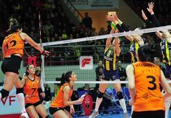 Fenerbahçe'yi deviren Eczacıbaşı VitrA liderliği garantiledi