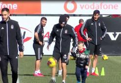 Domagoj Vida'nın oğlu David Vida Beşiktaş antrenmanında!