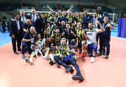 Fenerbahçe, Galatasaray'a zirveyi bırakmadı