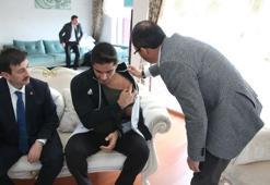Bakan Kasapoğlu'ndan Taha Akgül'e geçmiş olsun ziyareti