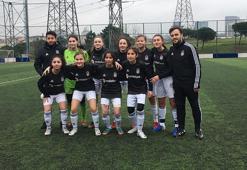 Beşiktaş Yıldız Kız Futbol Takımı'ndan örnek davranış