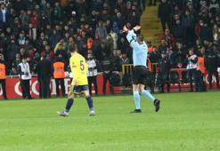 VAR müdahalede bulundu, Fenerbahçe nefes aldı!