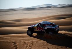 Dakar Rallisi'nde Carlos Sainz liderliğini sürdürdü