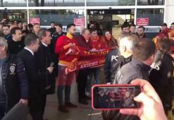 Galatasaray'a Antalya'da coşkulu karşılama!