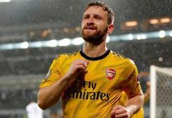 Arsenal'in yıldızı Galatasaray'a önerildi! Mustafi bombası!