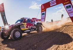 Dakar Rallisi'nde Carlos Sainz liderliği ele geçirdi