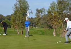 Golf turnuvasının geliri diyabet hastası çocuğa bağışlandı
