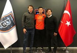Başakşehir'den Metin Emre Karaal'a profesyonel sözleşme