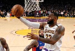 Lakers LeBron James ile galibiyete uçtu