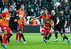 Artem Kravets ilk kez forma giydi