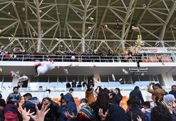 Yeni Malatyaspor - Keçiörengücü maçı öncesi çocuklara oyuncak dağıtıldı