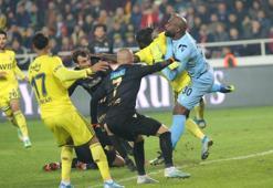 Malatyaspor-Fenerbahçe maçında tartışmalı VAR kararı!