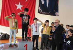 Güreşçilerden Öğretmenler Günü Turnuvası