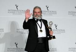 Haluk Bilginer, Emmy Ödülleri'nde "en iyi erkek oyuncu" seçildi