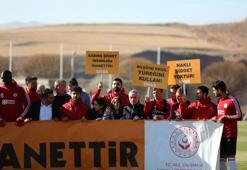 Sivasspor'dan kadına yönelik şiddete protesto