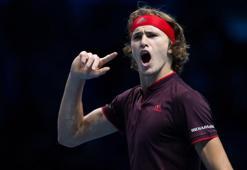 Medvedev'i deviren Zverev yarı finalde
