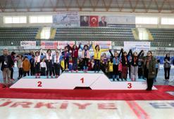 Buz pateninde kısa kulvar yarışlarının ilk etabı Erzurum'da yapıldı