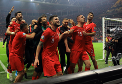 Türkiye-İzlanda maçının ardından Türk Telekom Stadı yıkıldı!
