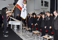 Çebi, 9'u 5 geçe Kabataş'ta saygı duruşunda bulundu