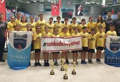 SANKO'lu yüzücüler Cumhuriyet için kulaç attı