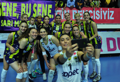 Fenerbahçe, Vakıfbank'ı devirdi
