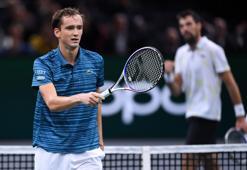 Medvedev'den Paris Masters'a erken veda