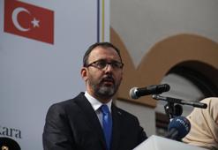Bakan Kasapoğlu'ndan milli güreşçilere tebrik
