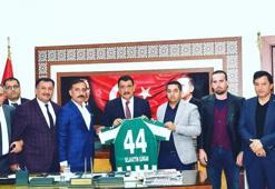 Selahattin Gürkan'dan Yeşilyurt Belediyespor'a tesis sözü