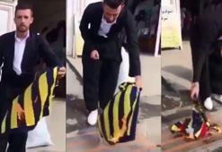 Skandal görüntüler! Fenerbahçe formasını yaktılar!