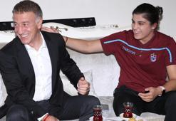 Ahmet Ağaoğlu'ndan Busenaz Sürmeneli'ye ziyaret