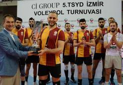 Voleybolda TSYD İzmir kupası Galatasaray HDI Sigorta'nın