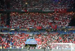 Fransa'da Türkiye sesleri! Tüm stat inledi