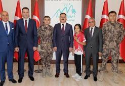 Dünya şampiyonu Nur Tatlı'dan Vali Akıyık'a ziyaret