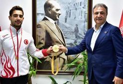 Dünya şampiyonu İbrahim Çolak'tan Başkan Mustafa İduğ'a ziyaret