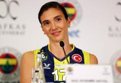 Naz Aydemir Akyol: "Voleybolu bırakmayı düşündüm"
