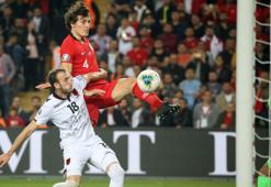 Çağlar Söyüncü: Bizler önemli değiliz, askerlerimiz daha önemli!
