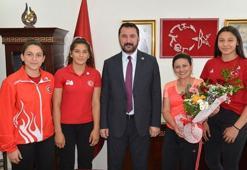 Balkan şampiyonu altın kızlara ödül