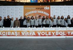 Eczacıbaşı VitrA, voleybolseverlerle buluştu