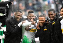 Borussia Mönchengladbach Bundesliga'da liderliğe yükseldi