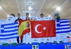 İzmir BŞB madalyaları topladı