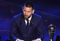 Messi podyumda,CR7 evinde