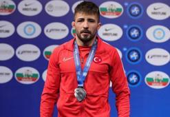 Dünya Güreş Şampiyonası'nda Süleyman Atlı'dan gümüş madalya