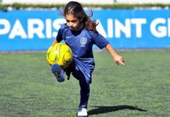 5 yaşındaki minik, futboluyla göz kamaştırıyor